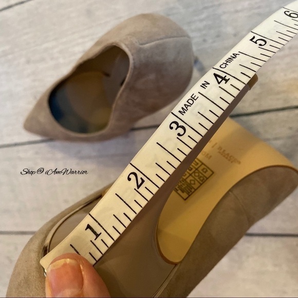 White House Black Market taupe suede pointed toe stiletto heels *shop@iamwarrior - Picture 9 of 12